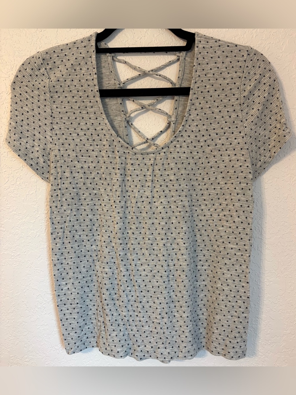 Women's Light Gray Heart Print Short Sleeve Knit Top